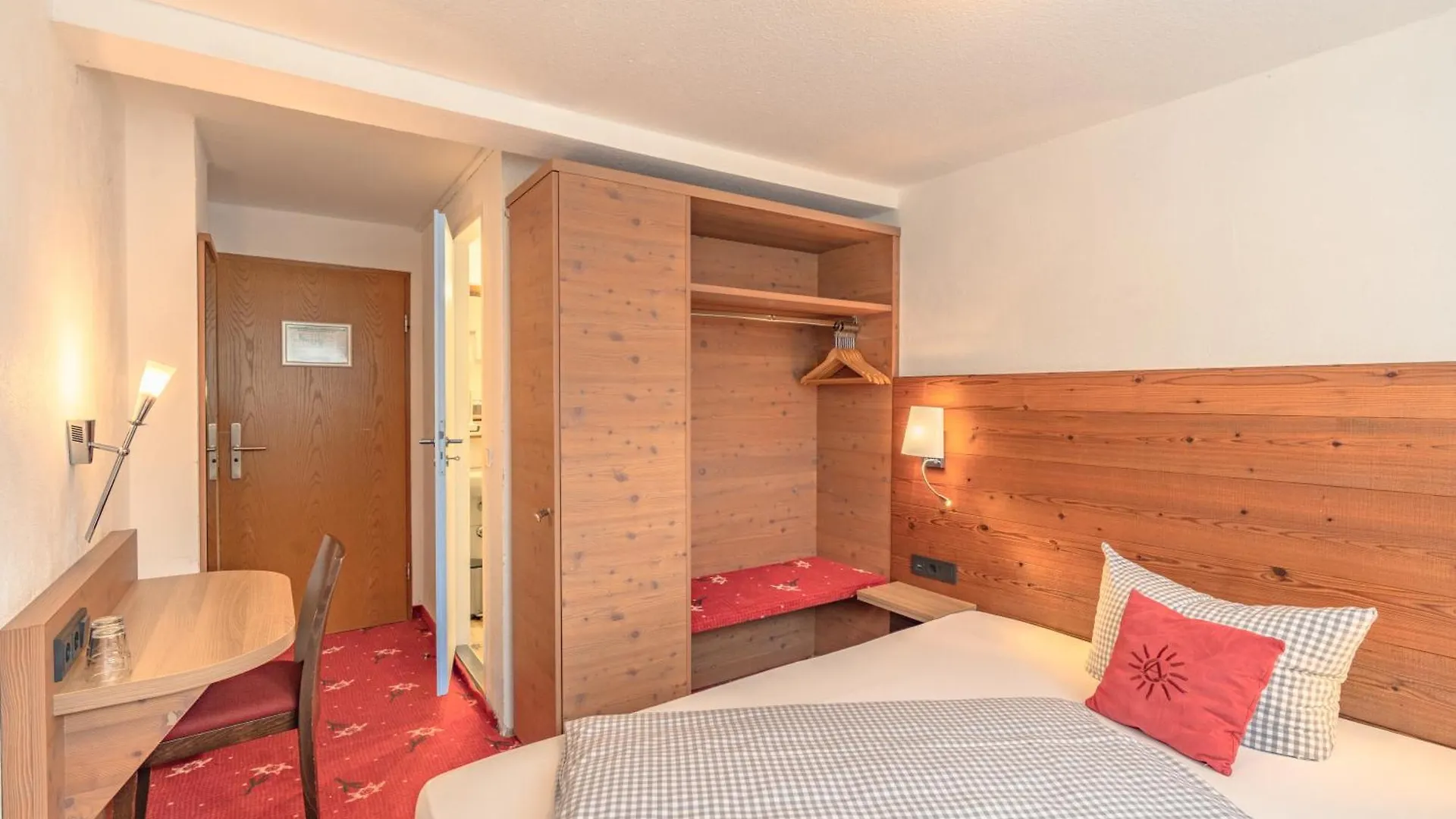 Hotel Alpensonne Bad Wiessee 3*,